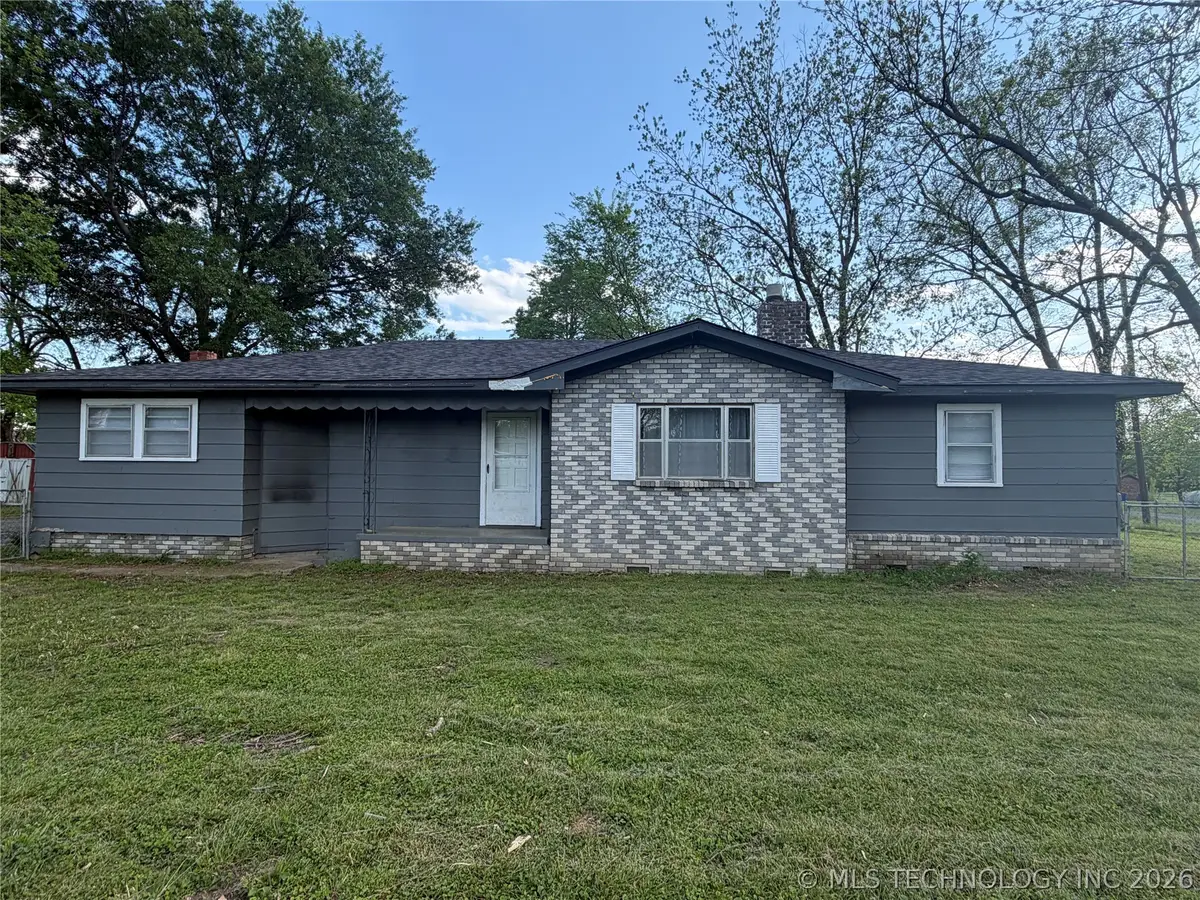 700 Arapahoe Avenue, Hartshorne, OK 74547 - #1