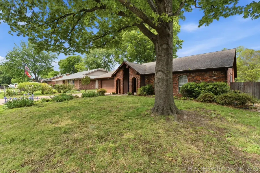 7025 E 77th Street, Tulsa, OK 74133 - #2