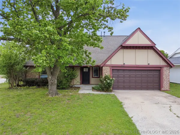 1112 W Queens Place, Broken Arrow, OK 74012