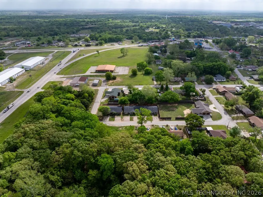 708 Oakdale Lane #D, Madill, OK 73446 - #3