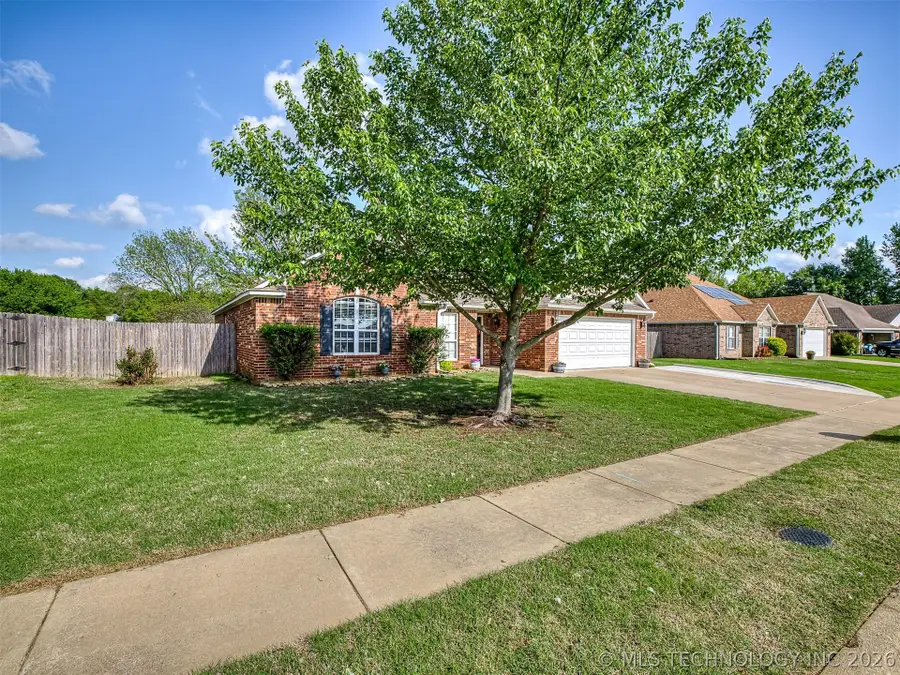 2004 Charleston Drive, Bartlesville, OK 74006 - #3