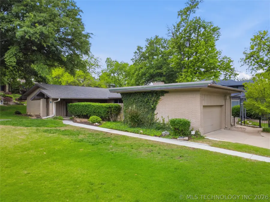 6272 S Jamestown Avenue, Tulsa, OK 74136 - #2