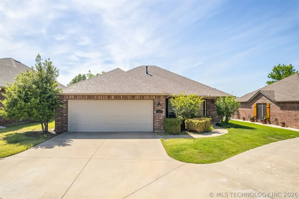 566 S 22nd Place, Collinsville, OK 74021 - #1