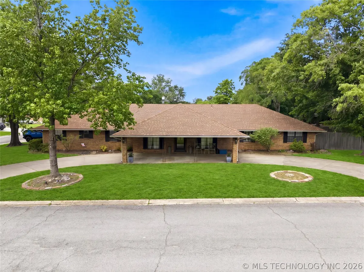 1613 S Colonial Circle, Sallisaw, OK 74955 - #1