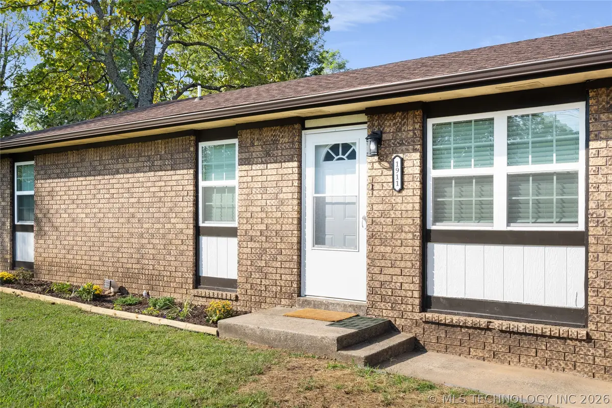 1911 N Maple Street, Sallisaw, OK 74955 - #1