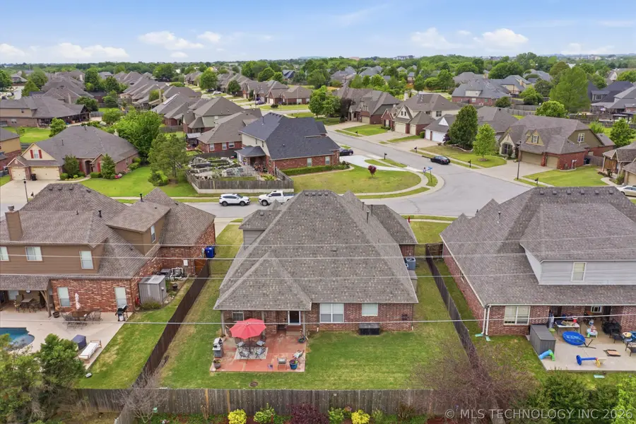 1005 S Yellowood Place W, Broken Arrow, OK 74012 - #3