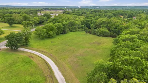 1 Holly Road, Claremore, OK 74019