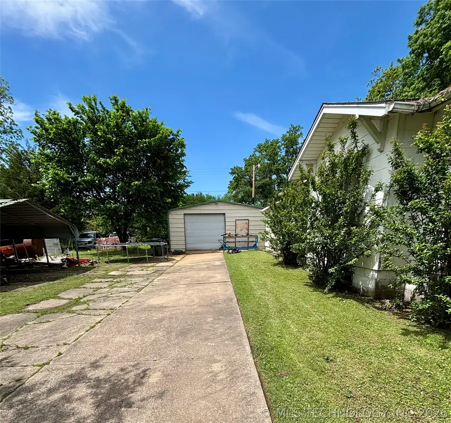 1220 N Okmulgee Street, Okmulgee, OK 74447 - #2