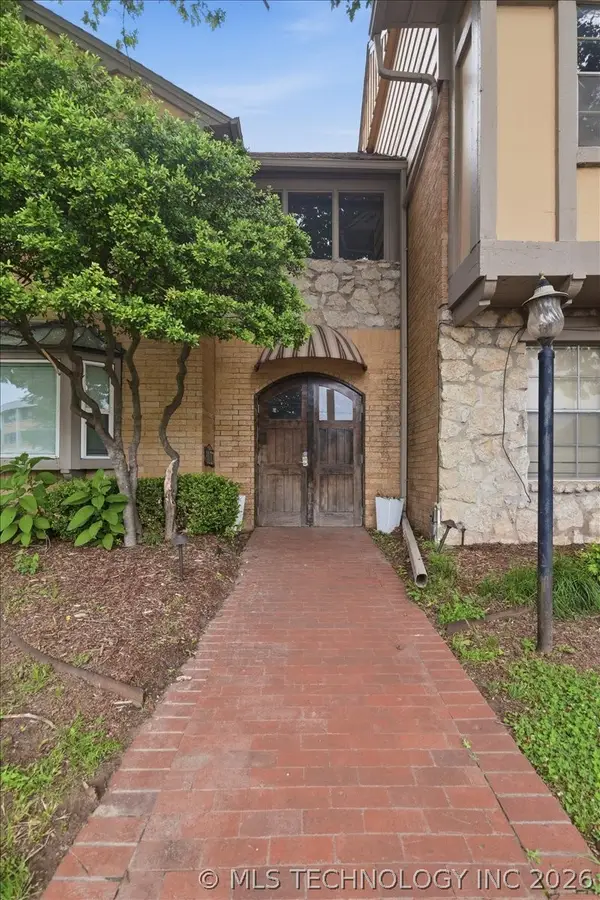 1107 E 45th Place S #SU18, Tulsa, OK 74105