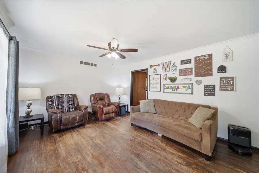 1123 N Maple Avenue, Sand Springs, OK 74063 - #3