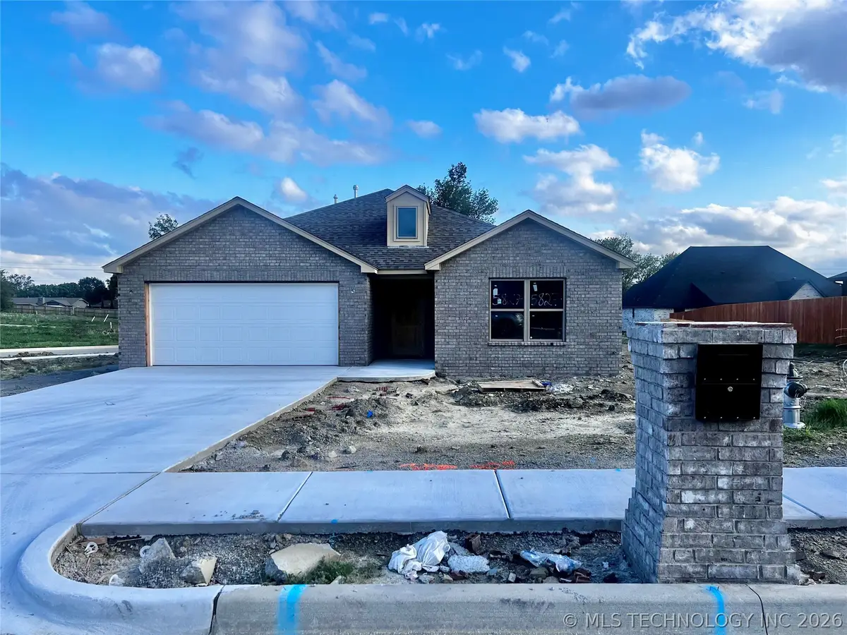 5827 Coldspring Lane, Bartlesville, OK 74006 - #1