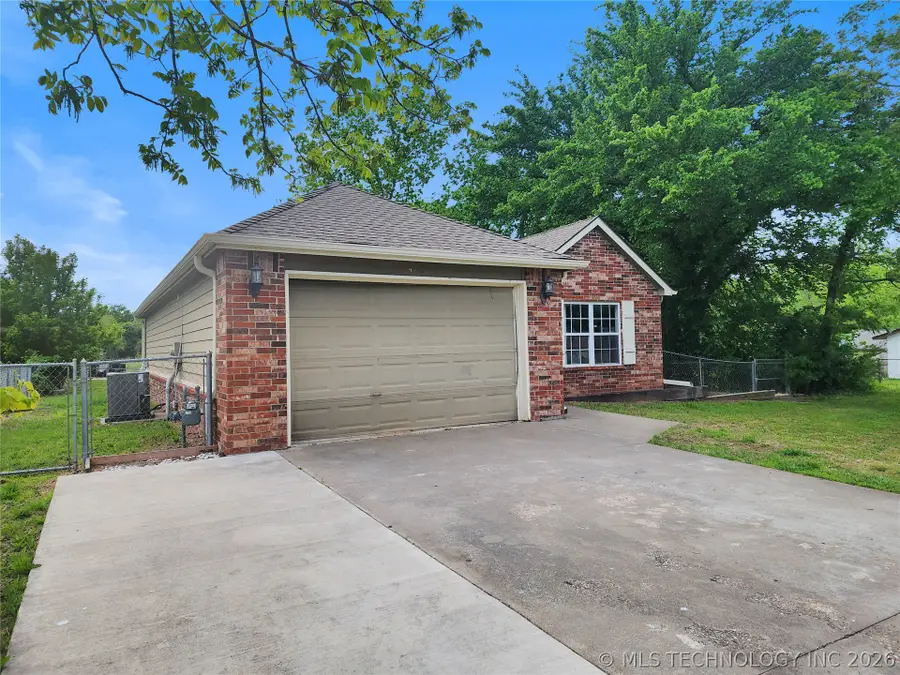 418 N 6th Street, Collinsville, OK 74021 - #3