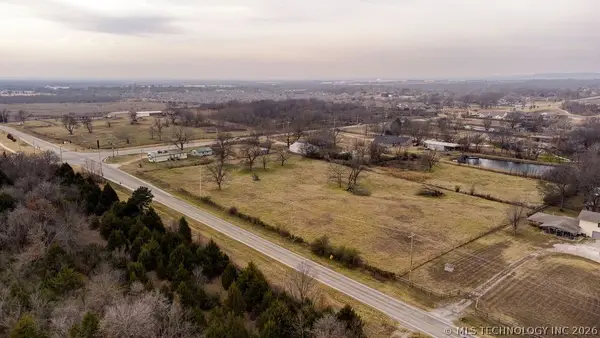 8021 E 86th Street N, Owasso, OK 74055