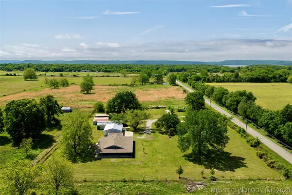 424398 Texanna Road, Checotah, OK 74426