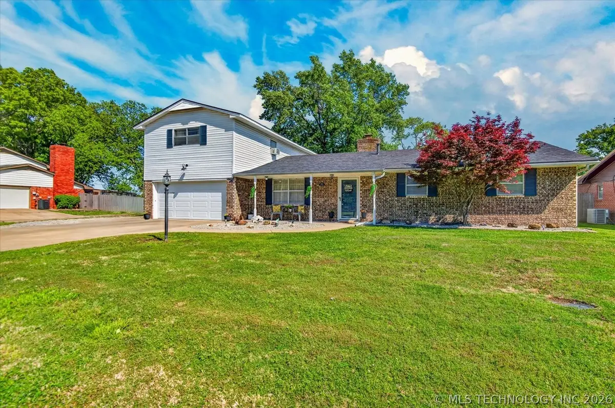 502 S Barclay Avenue, Dewey, OK 74029 - #1
