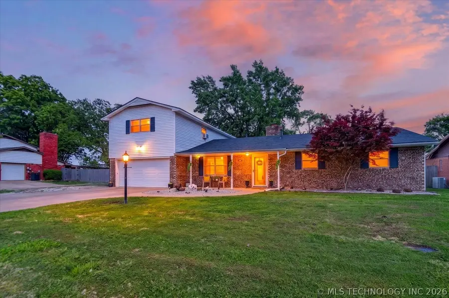 502 S Barclay Avenue, Dewey, OK 74029 - #2
