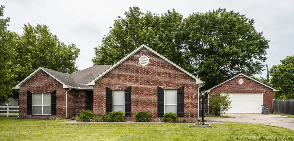 25296 S Valley Drive, Claremore, OK 74019 - #1