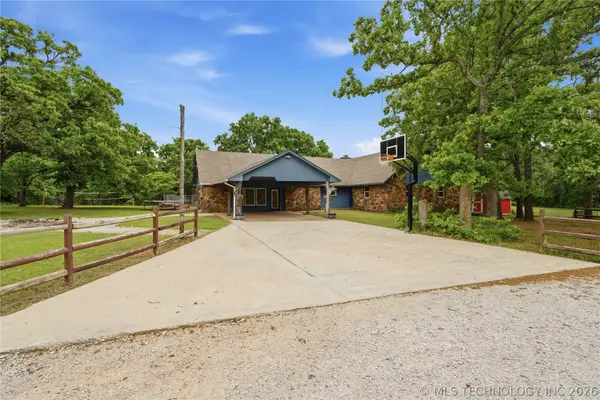971 Wood Lake Drive, Sand Springs, OK 74063