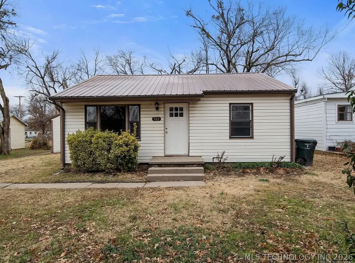 302 E 12th Street, Claremore, OK 74017 - #1