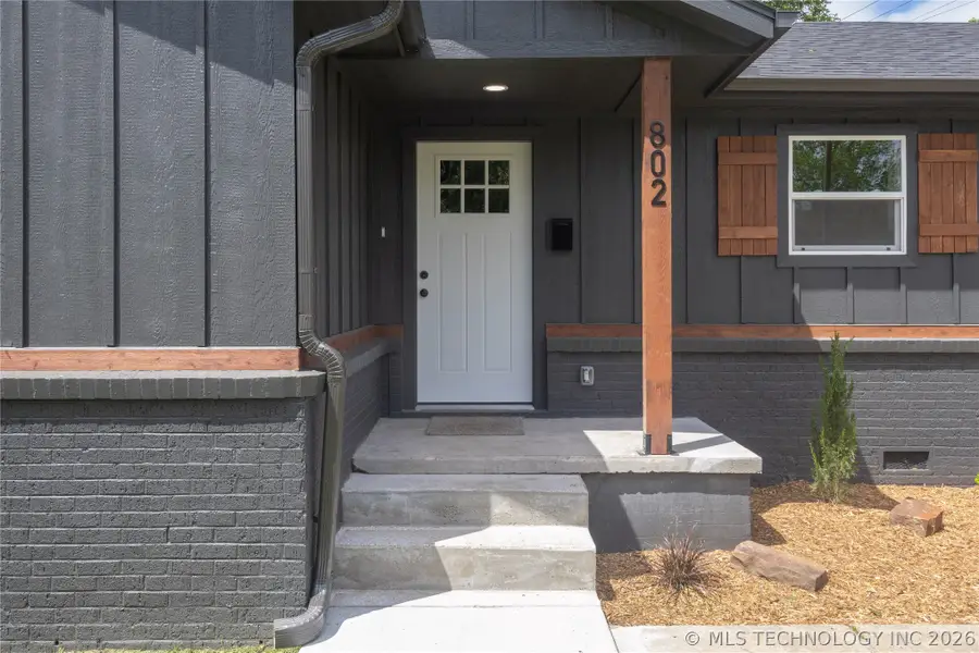 802 S Russell Street, Skiatook, OK 74070 - #3