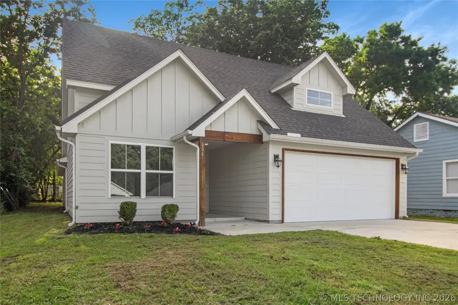 606 N 9th Street, Collinsville, OK 74021 - #2
