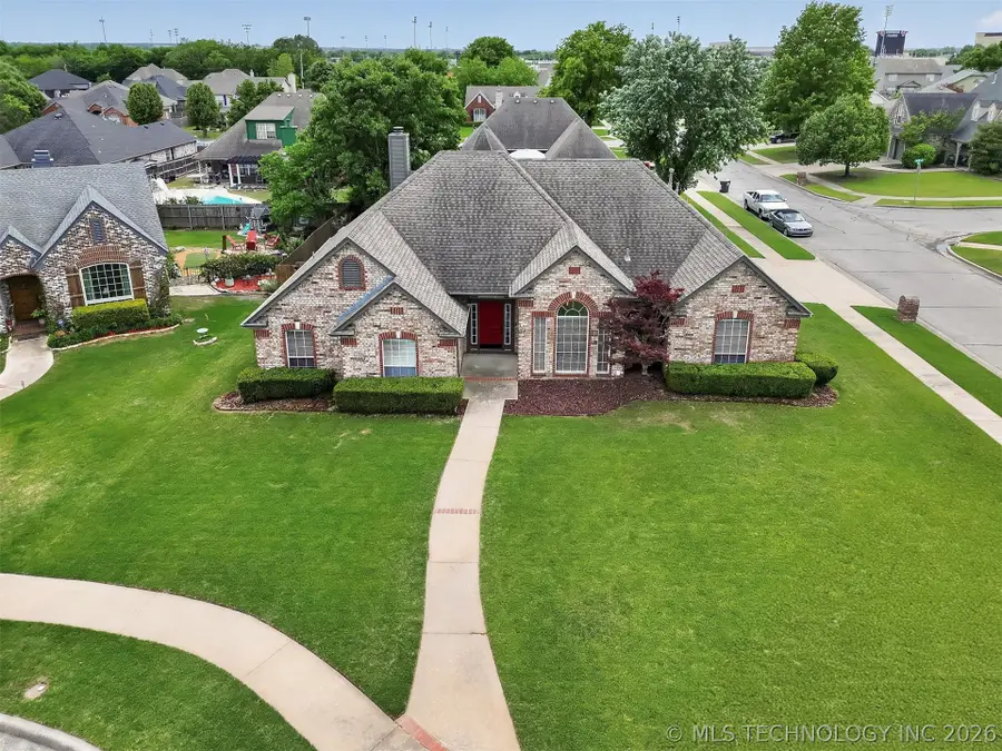 8923 N 133rd East Avenue, Owasso, OK 74055 - #3