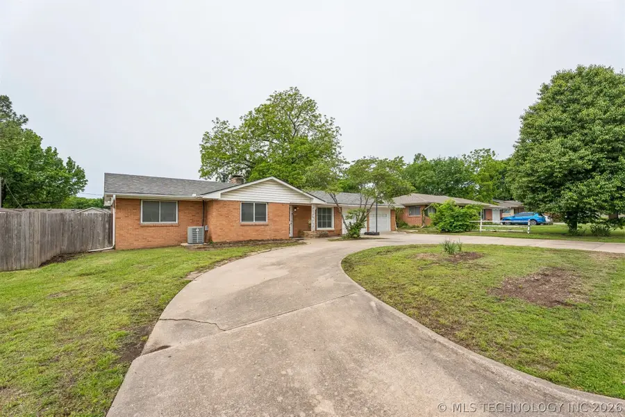 4507 E Frank Phillips Boulevard, Bartlesville, OK 74006 - #2