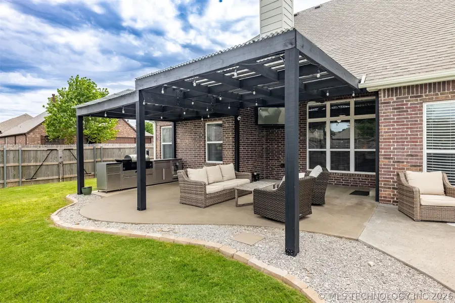 9407 N 96th East Avenue, Owasso, OK 74055 - #3