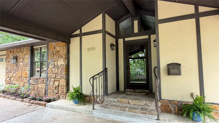 1205 E 10th Street, Sand Springs, OK 74063 - #2
