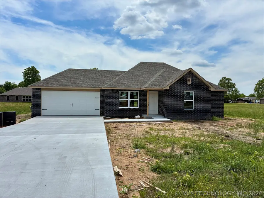 403 NW 8th Street, Wagoner, OK 74467 - #2