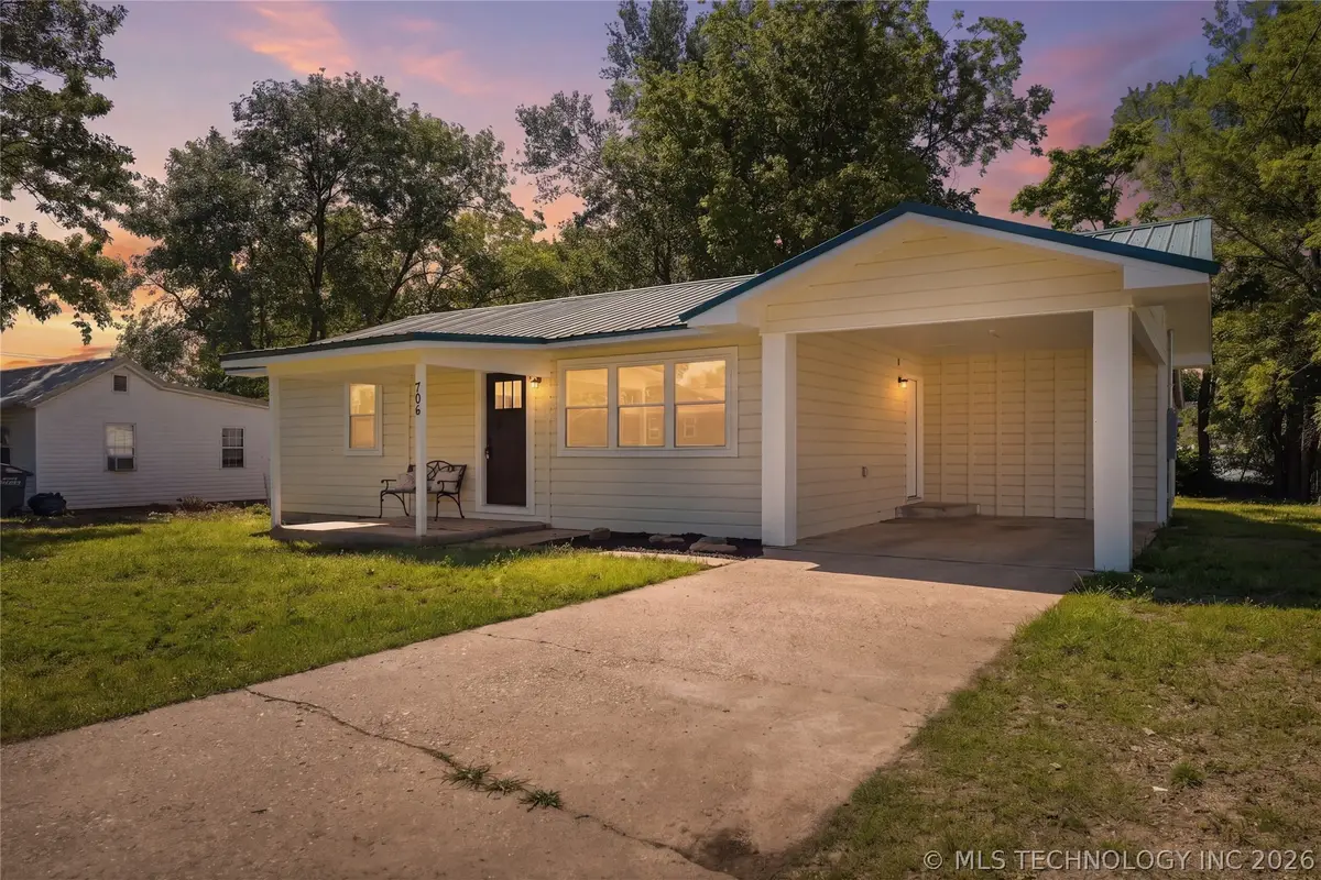 706 E Redwood Avenue N, Sallisaw, OK 74955 - #1