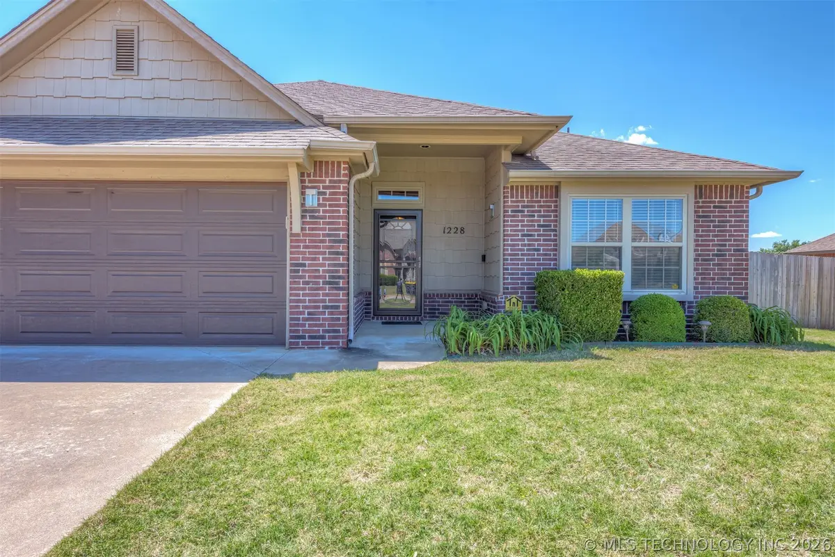 1228 E 134th Street, Glenpool, OK 74033 - #1