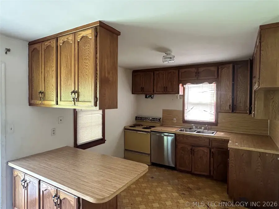 3722 W 44th Street, Tulsa, OK 74107 - #3