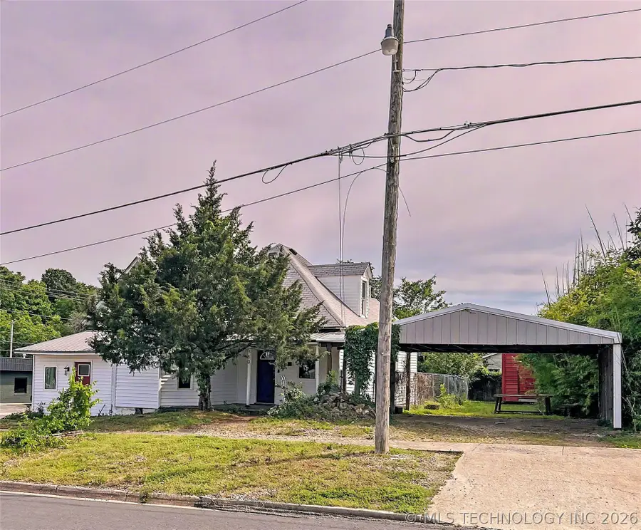 130 E Chickasaw Street, Tahlequah, OK 74464 - #2