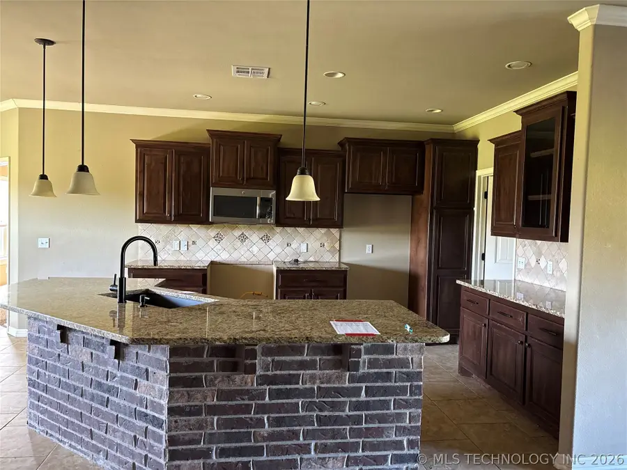 10 Ranch Acres Road, Pryor, OK 74361 - #2