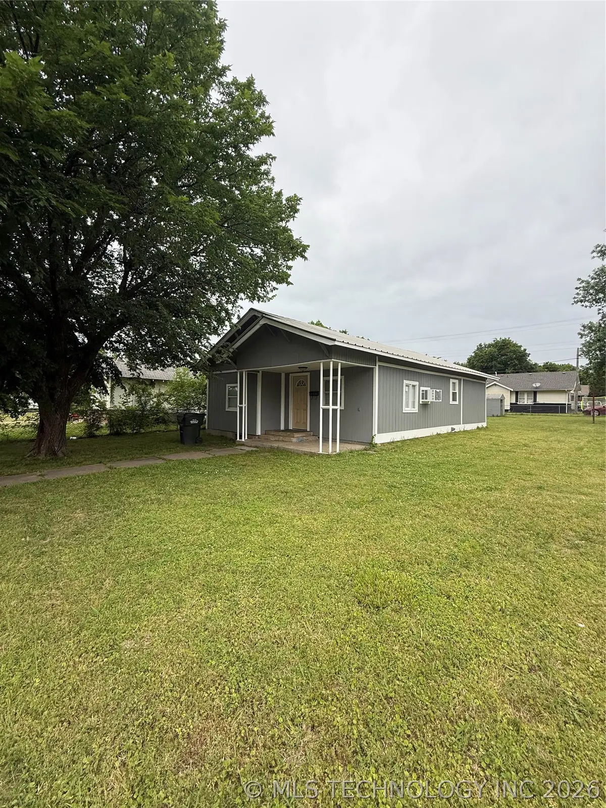 1202 W Division Street, Henryetta, OK 74437 - #1