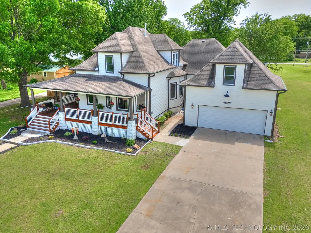 908 SE 3rd Street, Wagoner, OK 74477 - #1