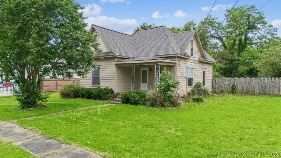 422 S Bristow Avenue, Coweta, OK 74429 - #3