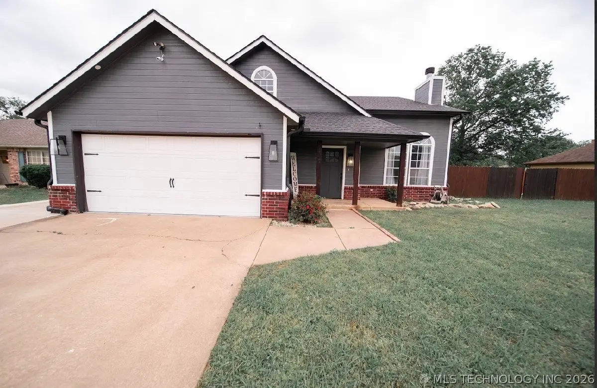 207 N Valley Drive, Catoosa, OK 74015 - #1
