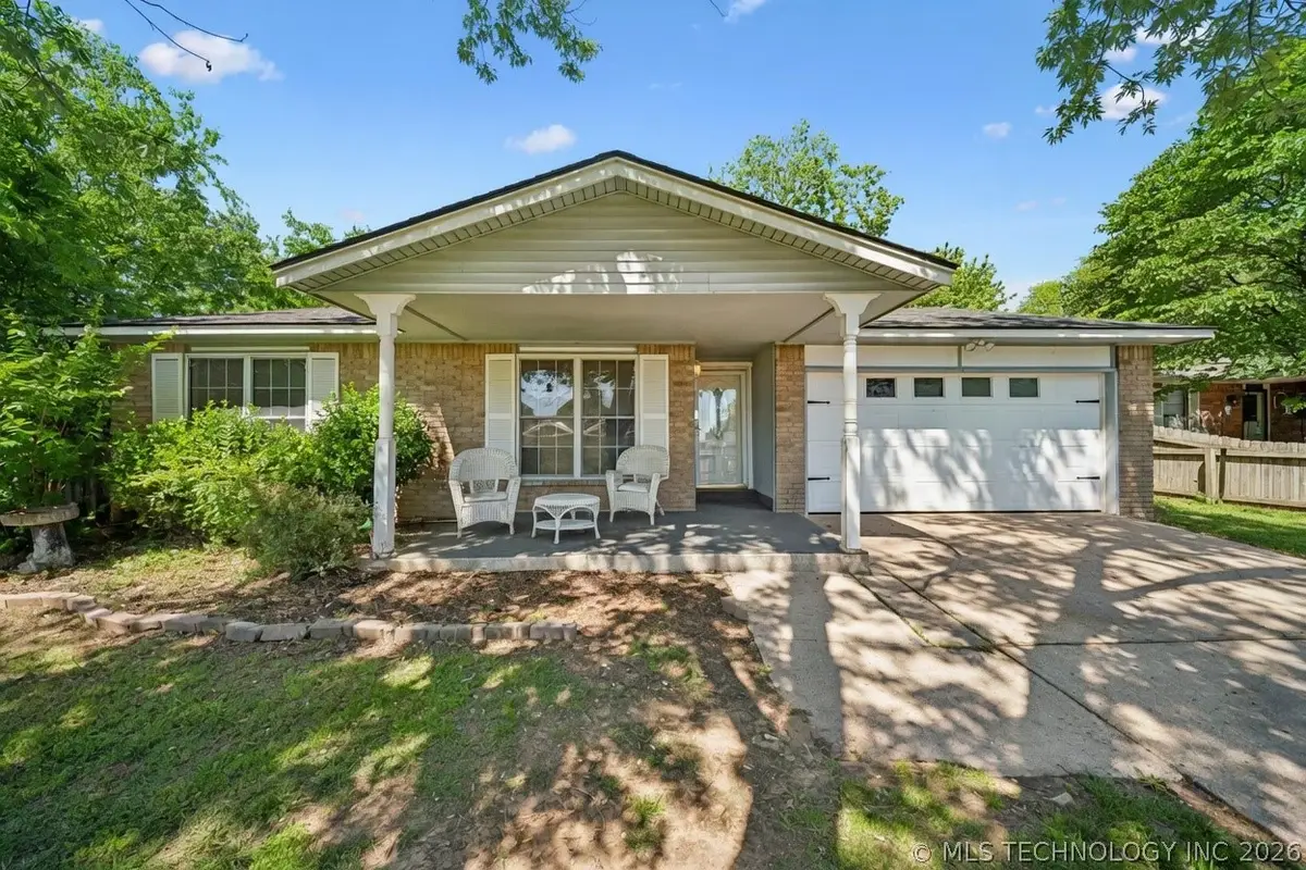1404 N Dogwood Street, Owasso, OK 74055 - #1