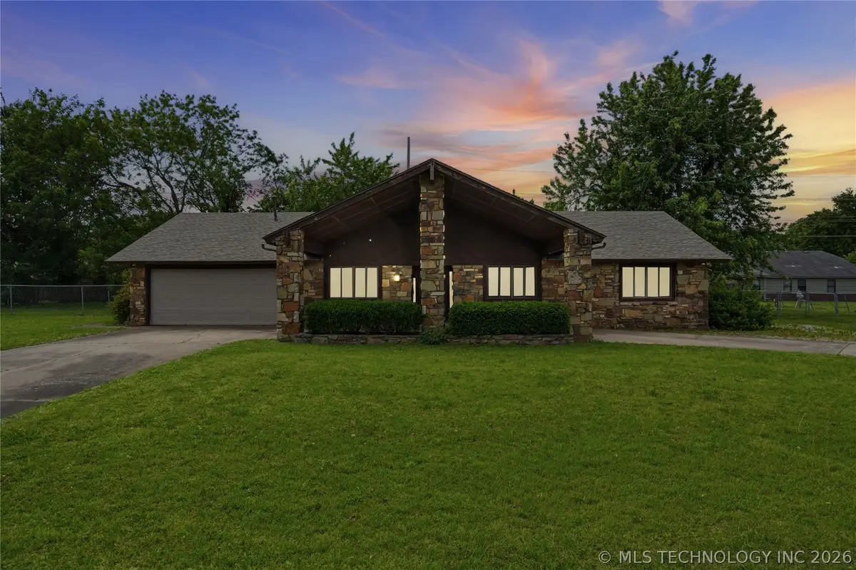 20938 E 35th Place S, Broken Arrow, OK 74014 - #1