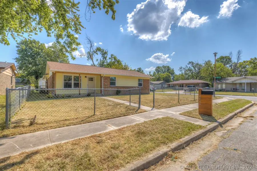 2439 S 123rd East Ave Avenue E, Tulsa, OK 74129 - #2