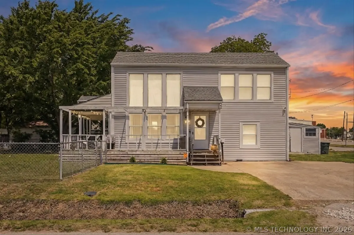 200 W Oak Street, Skiatook, OK 74070 - #1