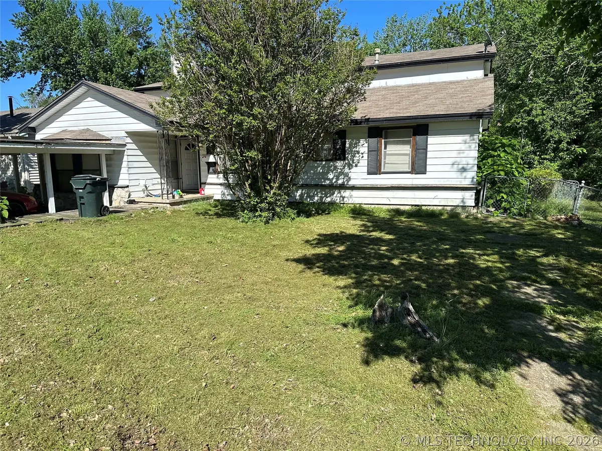 202 N Moore Street, Claremore, OK 74017 - #1