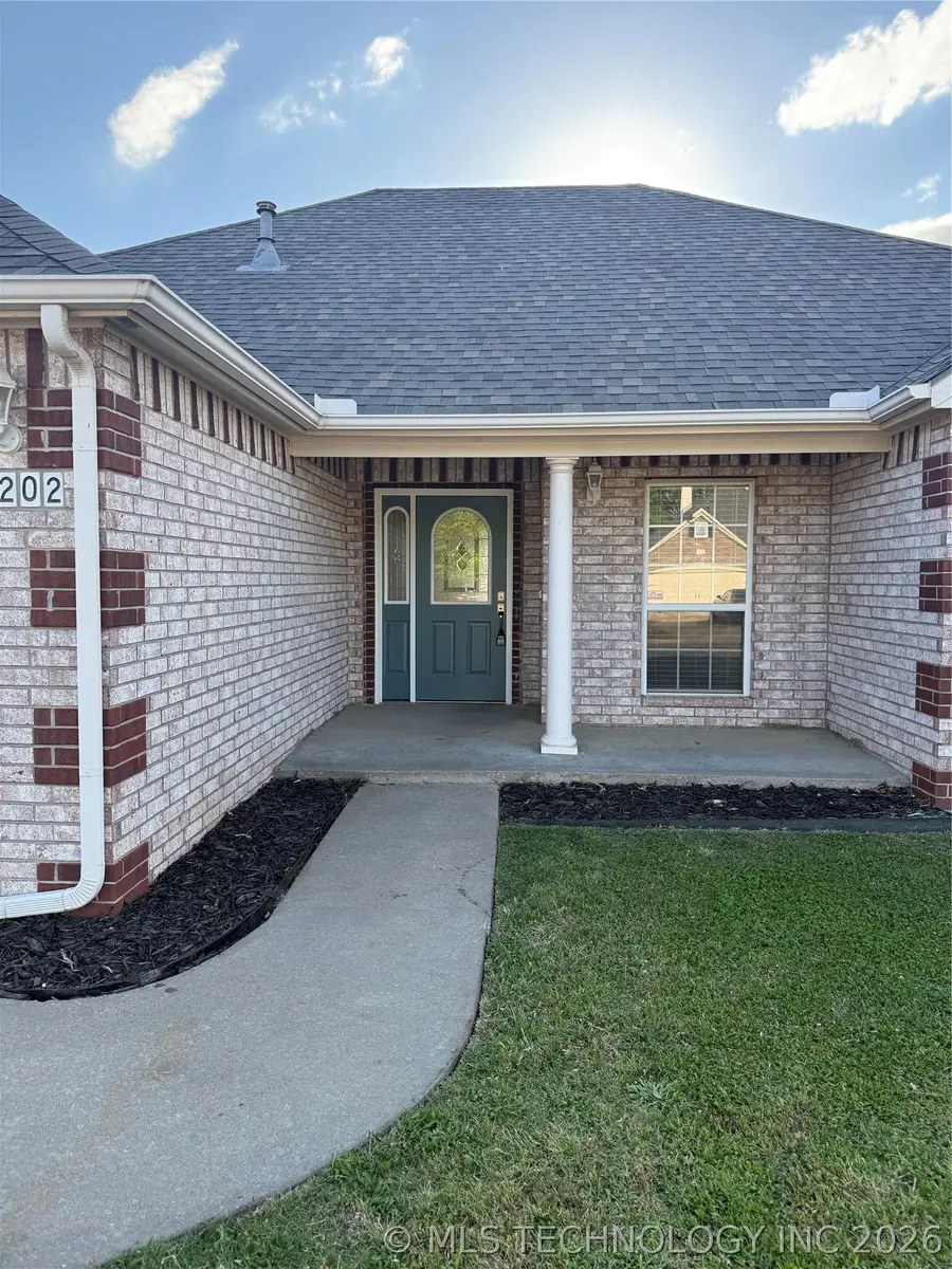 5202 Redbud Drive, Sand Springs, OK 74063 - #3