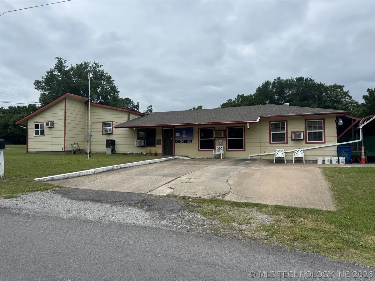 101 N 3rd Street, Hartshorne, OK 74547 - #1