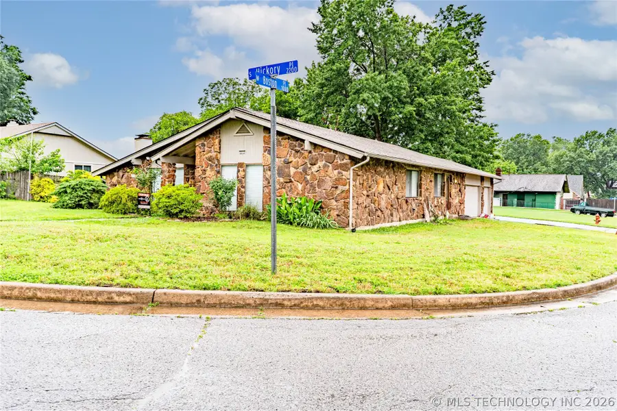 2212 S Hickory Place, Broken Arrow, OK 74012 - #2