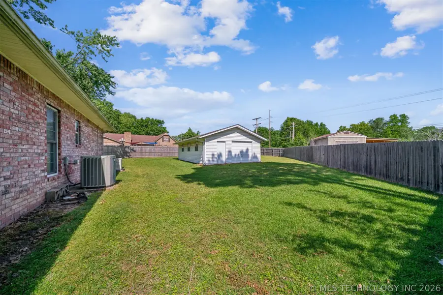1307 N Douglas Drive, Claremore, OK 74017 - #2