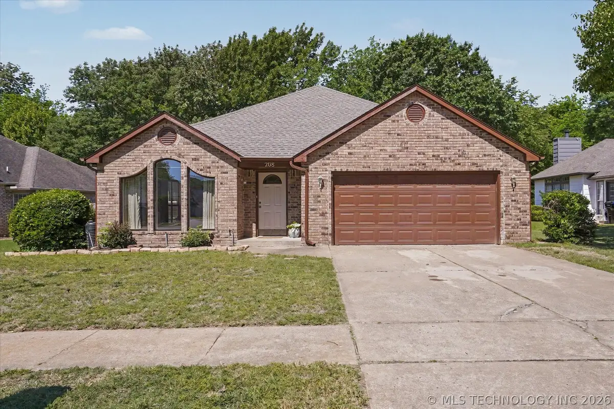 208 S Poplar Avenue, Broken Arrow, OK 74012 - #1
