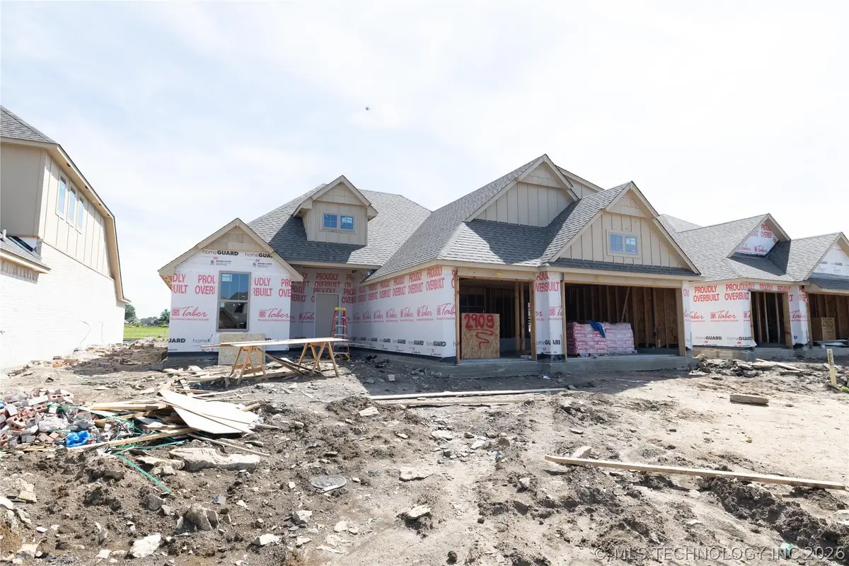 2909 E Northampton Street, Broken Arrow, OK 74014 - #1